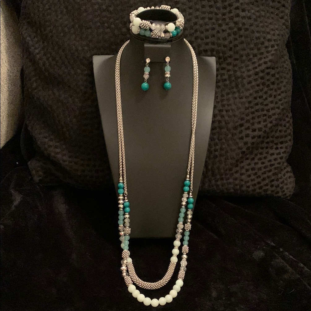 White House Black Market Silver And Turquoise Jewelry Set 45$